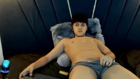 zeusapollofuck online show from September 15, 8:54 pm