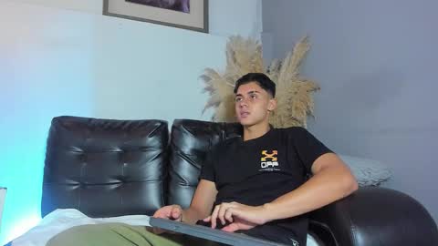 Zeus Brant online show from March 18, 1:36 pm