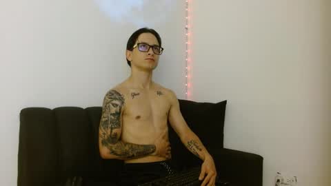 zeus online show from April 25, 11:24 am