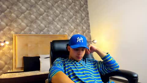 zeus online show from December 29, 7:11 pm