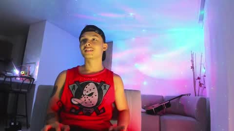 zeus online show from March 10, 11:27 pm