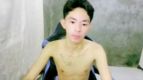 zian_smithx online show from April 26, 5:21 pm