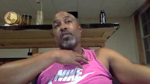 Snapshot of zionlion22 chatting on October 22, 2:04 am zionlion22 online show from October 22, 2:04 am