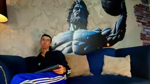 Zyro Nigth online show from January 5, 7:28 pm