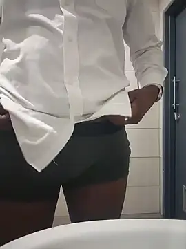 Snapshot of douksm chatting on December 11, 10:48 am douksm online show from December 11, 10:48 am