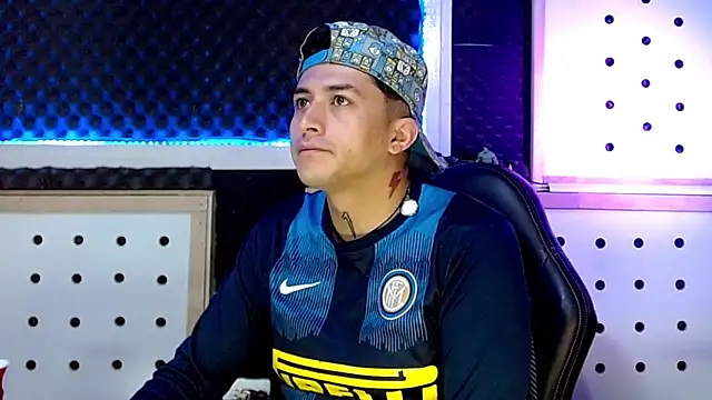 Darko0717 online show from December 17, 12:00 pm