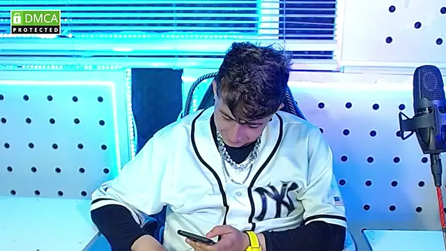 Darko0717 online show from October 15, 11:56 pm