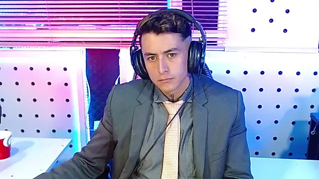 Darko0717 online show from November 11, 4:12 pm