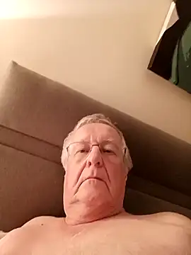 loveeatingcunts online show from December 4, 12:30 am