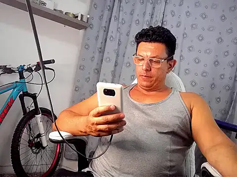 pedropicapi online show from October 1, 1:53 am