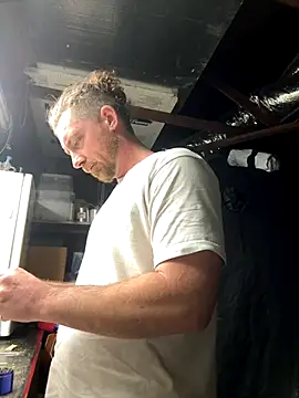 mandjpuff2 online show from December 8, 5:50 am