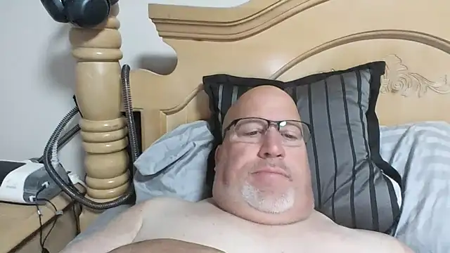 Bigbear0563 online show from October 13, 4:02 pm