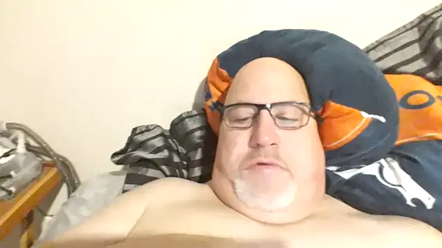 Bigbear0563 online show from February 8, 3:42 pm