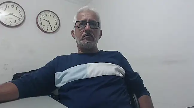 Snapshot of cenizo10124 chatting on February 23, 2:24 am cenizo10124 online show from February 23, 2:24 am