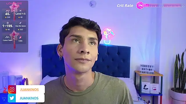 by pandora online show from October 31, 7:50 pm