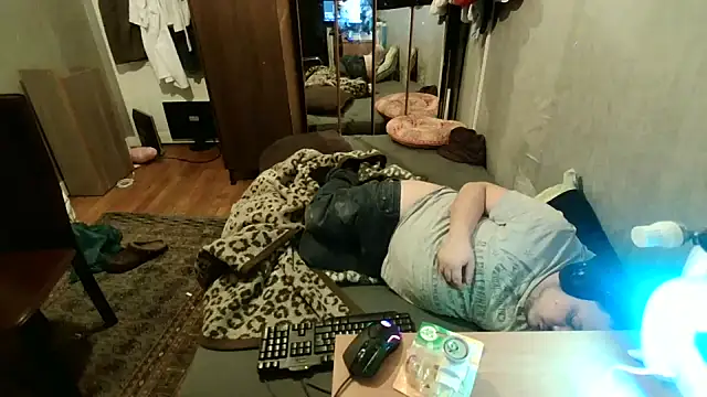 Snapshot of Bebemickey75 chatting on February 27, 2:30 am Bebemickey75 online show from February 27, 2:30 am