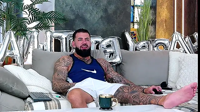 masterkingofmusclee online show from October 24, 6:48 am