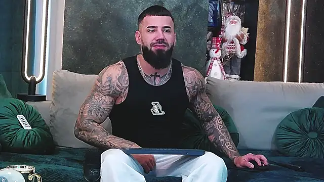 masterkingofmusclee online show from December 27, 9:17 am