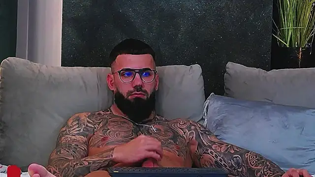 masterkingofmusclee online show from March 3, 4:19 pm