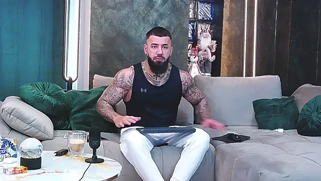 masterkingofmusclee online show from January 3, 8:21 am