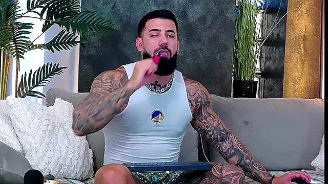 masterkingofmusclee online show from October 15, 10:12 am