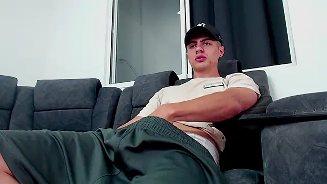 Stiven CL online show from September 30, 4:54 pm