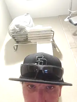 Crackkers online show from December 23, 9:59 am