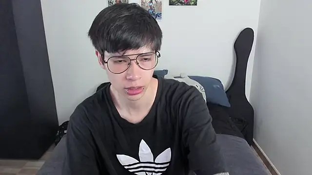 Aventure Twinks online show from September 23, 5:01 pm