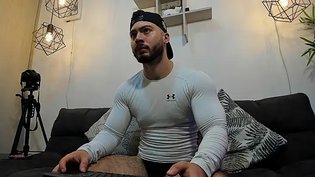 SebastianVilla  online show from December 5, 2:00 pm