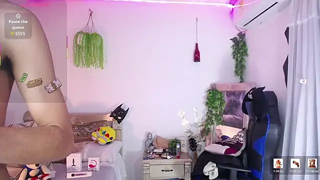 huge armound online show from February 25, 6:03 am