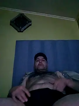 Snapshot of TrainedFinder5 chatting on September 28, 5:27 am TrainedFinder5 online show from September 28, 5:27 am