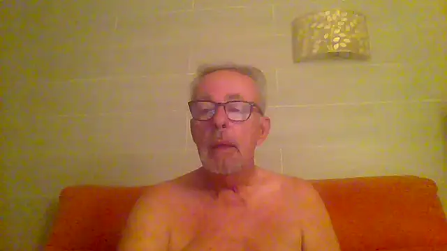 Snapshot of tuggy59 chatting on September 9, 4:23 am tuggy59 online show from September 9, 4:23 am