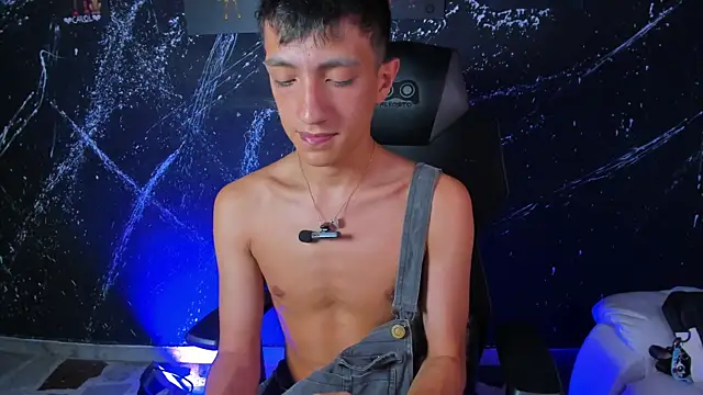 DereckCooperr online show from April 7, 11:05 pm