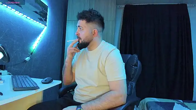 Snapshot of Eduu2322 chatting on February 8, 10:19 pm Eduu2322 online show from February 8, 10:19 pm