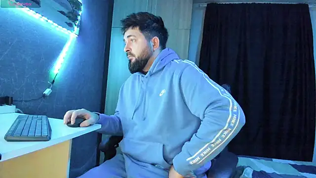 Snapshot of Eduu2322 chatting on February 6, 11:04 pm Eduu2322 online show from February 6, 11:04 pm