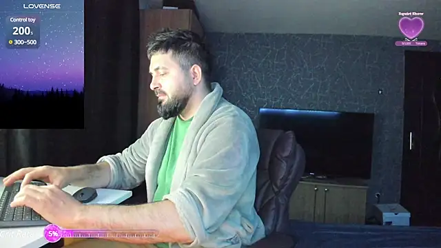 Snapshot of Eduu2322 chatting on December 10, 5:07 am Eduu2322 online show from December 10, 5:07 am