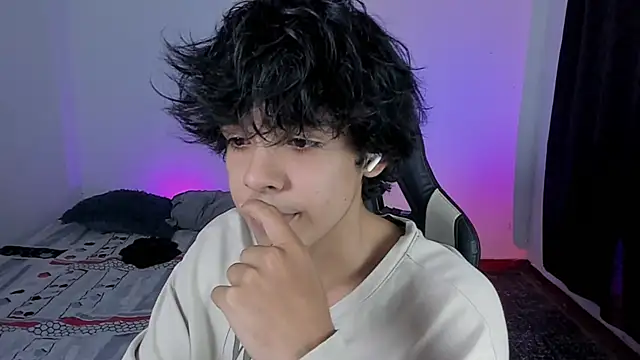 Alan26  online show from November 11, 10:59 pm