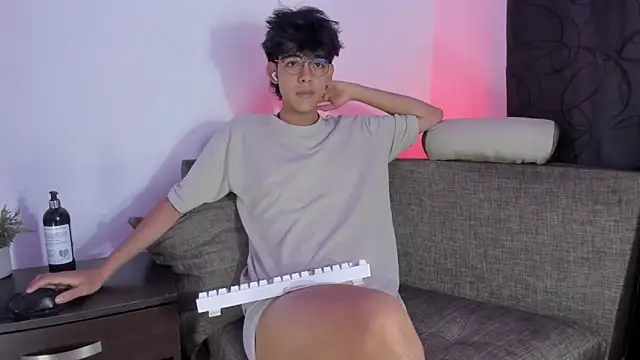 Alan26  online show from March 15, 9:16 pm