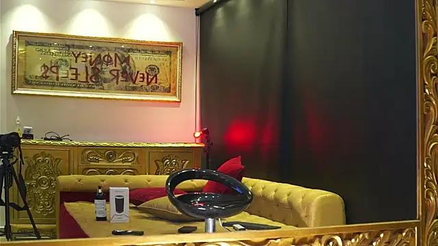 dantecoppolaa  online show from April 16, 11:29 pm