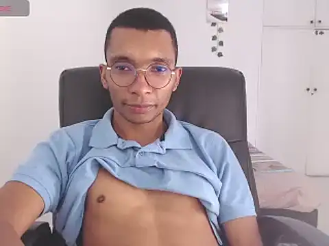 Aaronblack1  online show from January 27, 4:33 pm