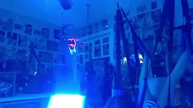 luvs2cumm69 online show from February 10, 7:24 am