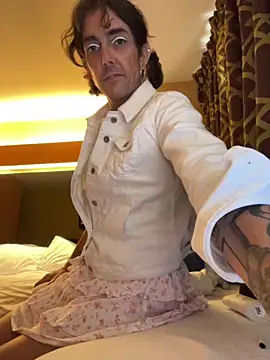 lookin4excitement23 online show from October 3, 12:43 pm