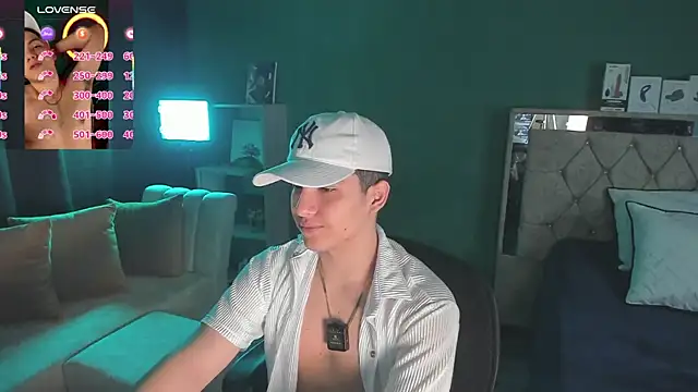 Brat  online show from September 22, 3:00 pm