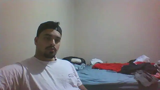 Snapshot of Xcumshot33 chatting on October 24, 3:08 am Xcumshot33 online show from October 24, 3:08 am