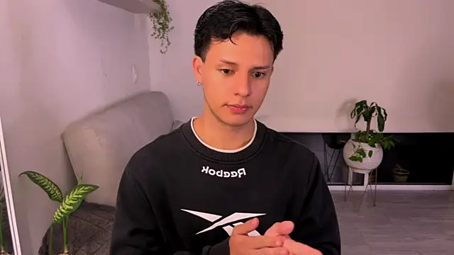 Snapshot of Alexxblue chatting on October 18, 2:27 am Alexxblue online show from October 18, 2:27 am