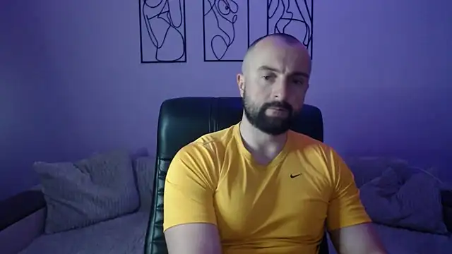 brindlefly6969 online show from May 20, 10:44 am