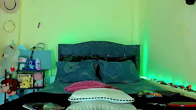 Liamscott  online show from April 17, 12:13 am