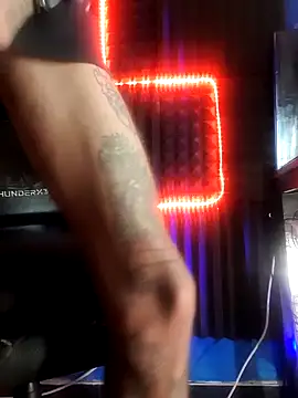 Snapshot of Themadhatter90 chatting on January 12, 2:45 am Themadhatter90 online show from January 12, 2:45 am