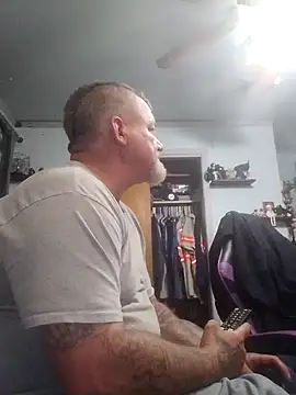 bigdoog8 online show from May 2, 1:19 am