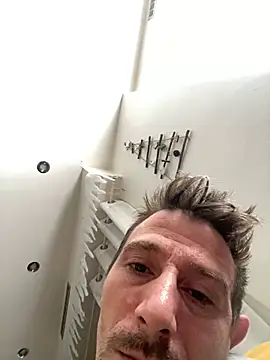 Maxthekid online show from December 25, 8:40 am